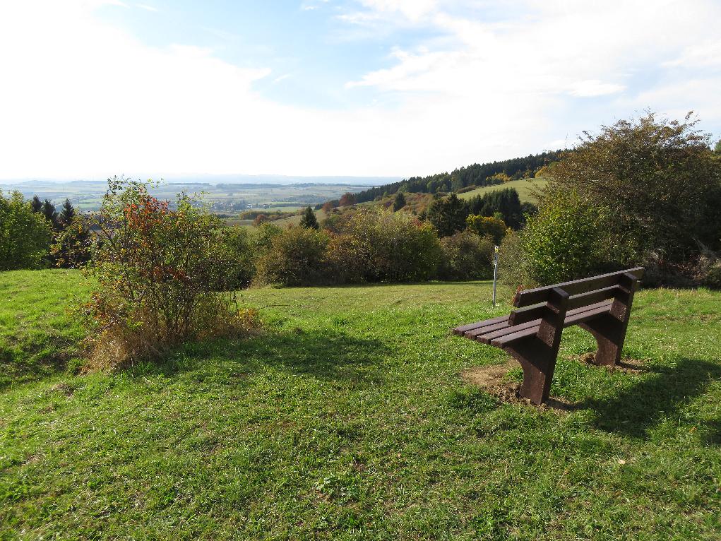 Aussichtsbank am Rundweg